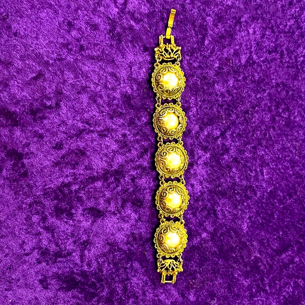 Gold and Pearl Bracelet